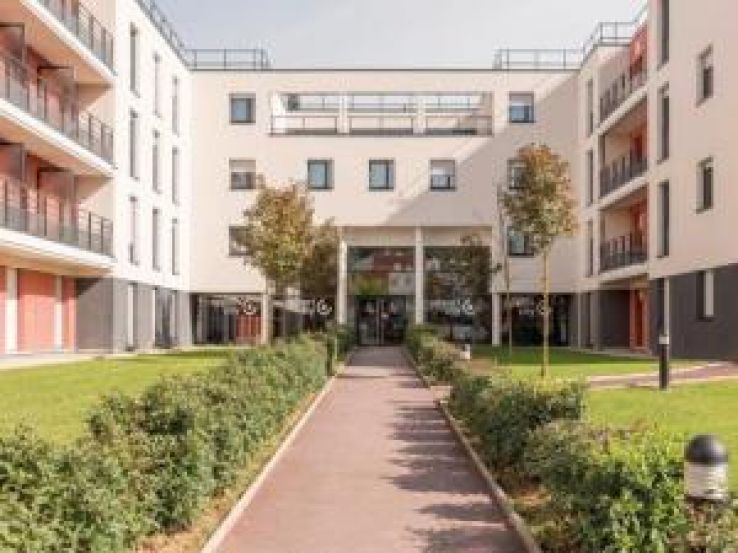 Saint Cyr l Ecole Trip Packages