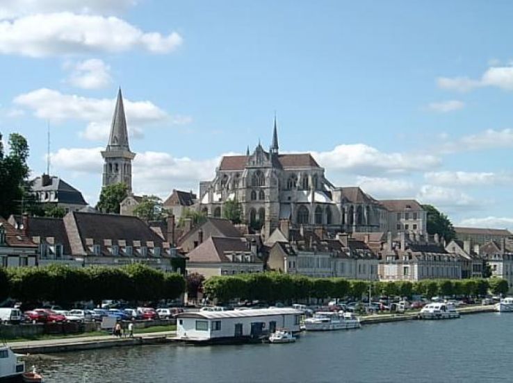 Auxerre Trip Packages