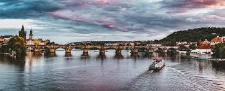 Heart-warming 3 Days prague Friends Vacation Package