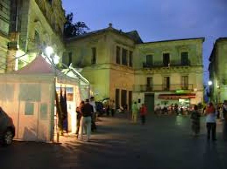 Lauria Trip Packages