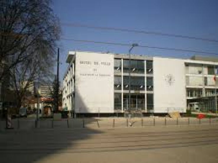 Villeneuve la Garenne Trip Packages