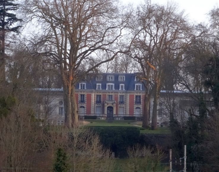 Dammarie-les-Lys Trip Packages