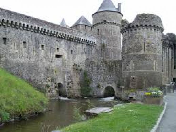 Fougeres Trip Packages