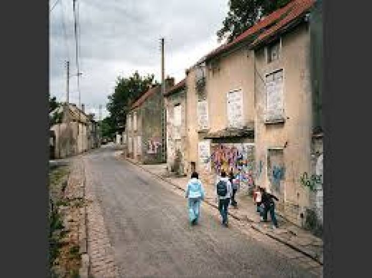 Jouy le Moutier Trip Packages