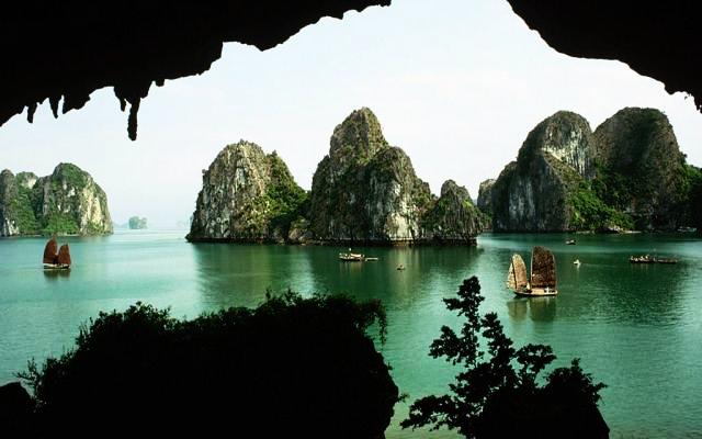 8 Days 7 Nights the halong bay Tour Package