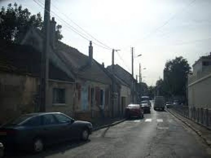 Jouy le Moutier Trip Packages