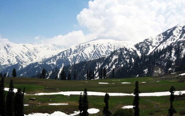Pleasurable 2 Days Kashmir Hill Stations Trip Package