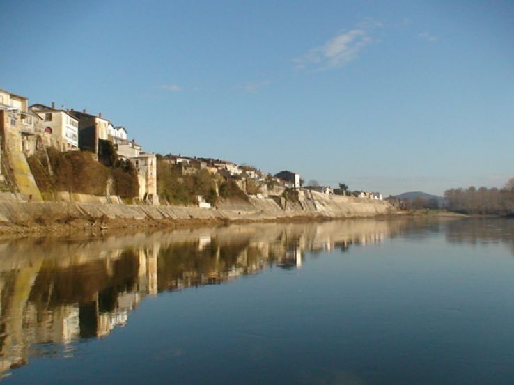 Tonneins Trip Packages