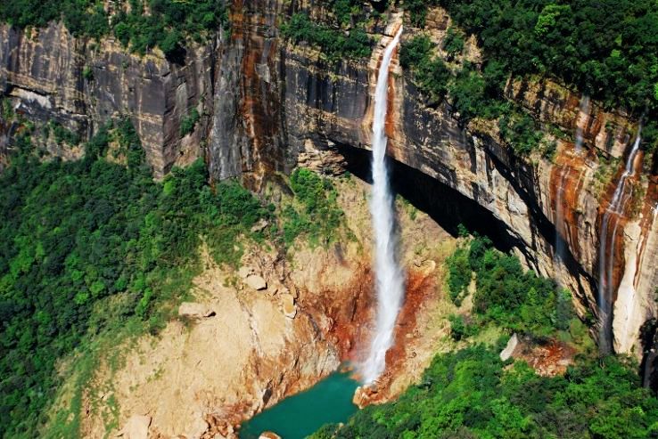 Family Getaway 4 Days Shillong to Cherrapunji Hill Stations Tour Package