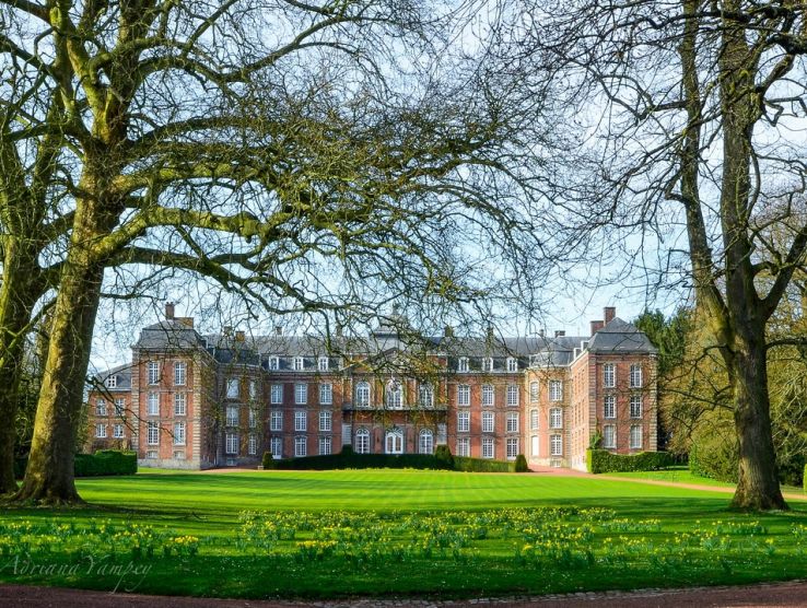 Le Roeulx Trip Packages