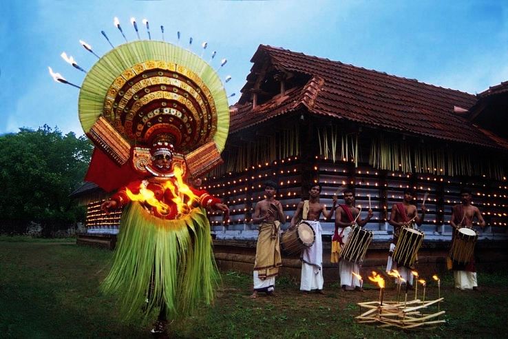 Experience 3 Days Delhi to Kannur Vacation Package