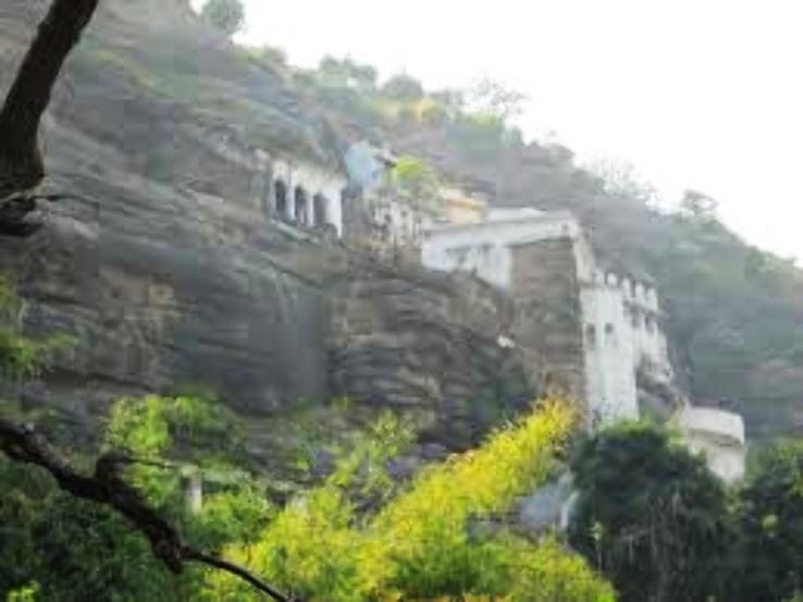 Chitrakoot Trip Packages