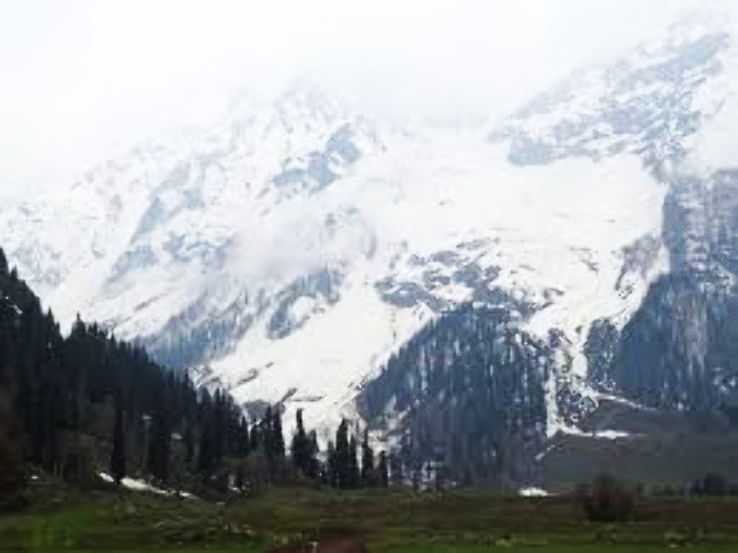 Pleasurable 4 Days 3 Nights Dal Lake Trip Package