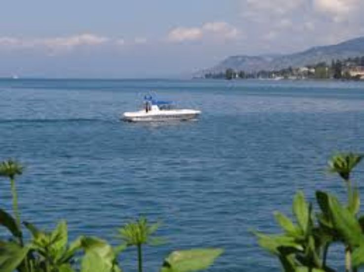 Beautiful 3 Days Montreux Friends Vacation Package