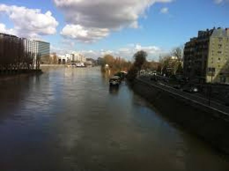 Neuilly sur Seine Trip Packages