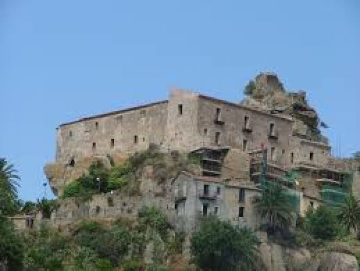 Lauria Trip Packages