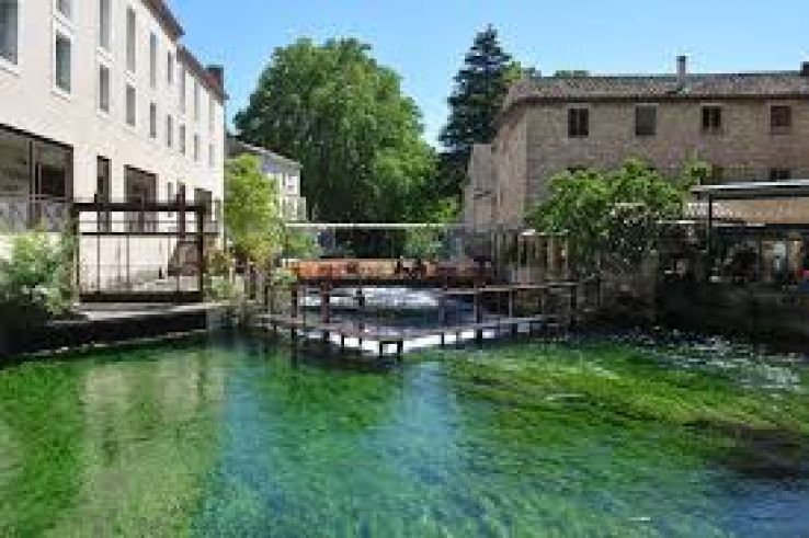 Fontaine de Vaucluse Trip Packages
