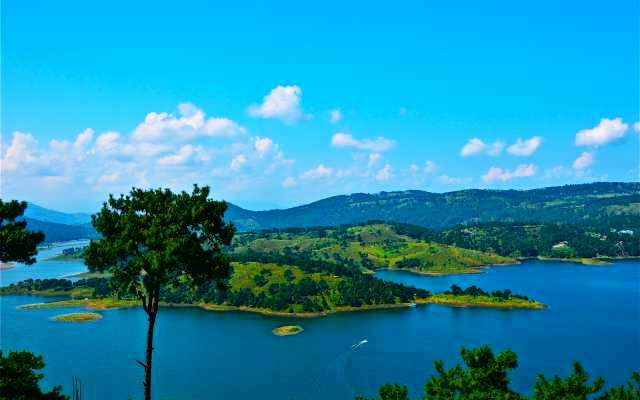 Heart-warming 2 Days Shillong Tour Package