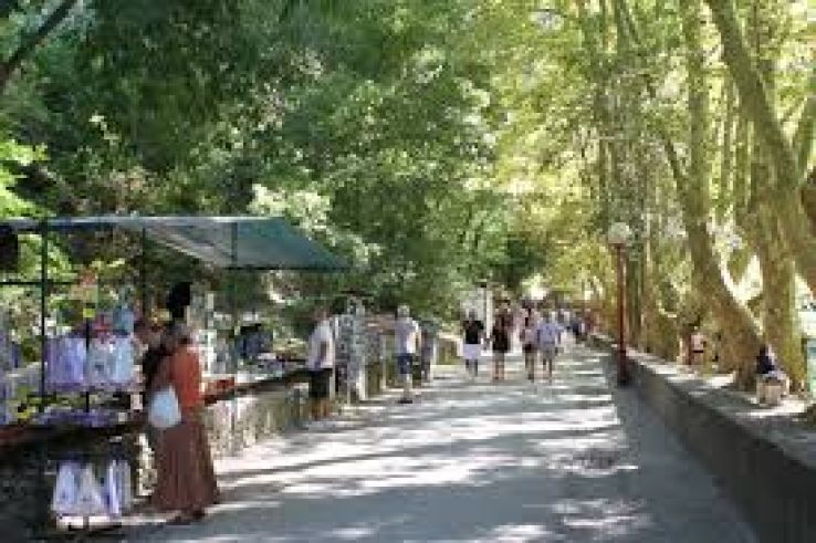 Fontaine de Vaucluse Trip Packages