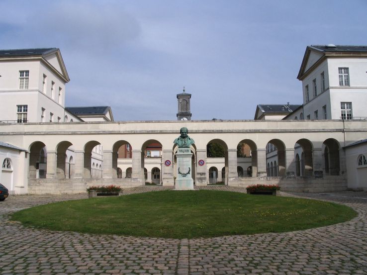 Garches Trip Packages