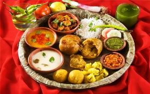 Delicious street food trails in Madhya Pradesh