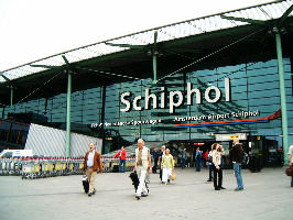 10 weirdest airports around the globe