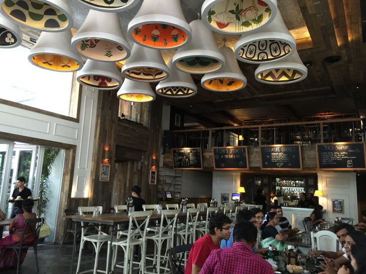 Uptown Escape Cafe & Cocktail Bar