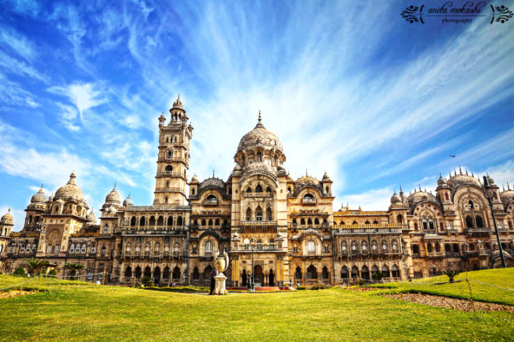Lakshmi Villa Palace, a place four times more the Buckingham Palace