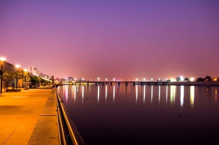 ahmedabad airport near tourist places