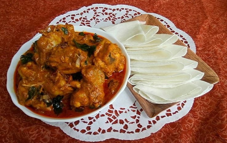 Ari Pathri and chicken curry