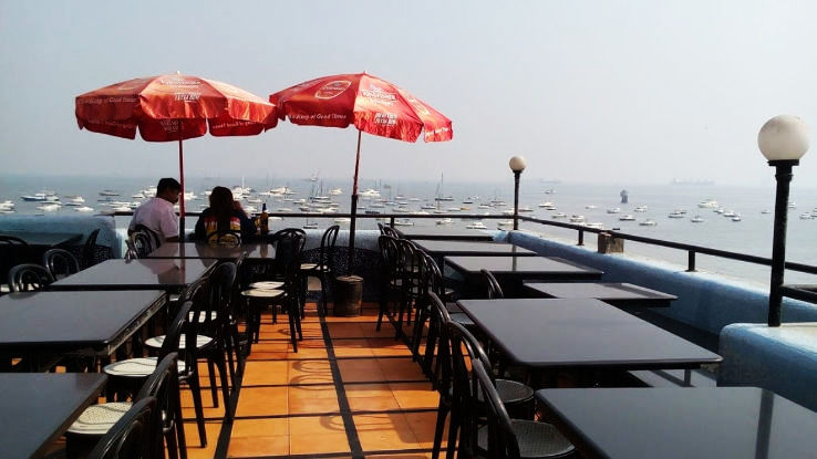 Bayview Cafe, Colaba – Perfect horizon views