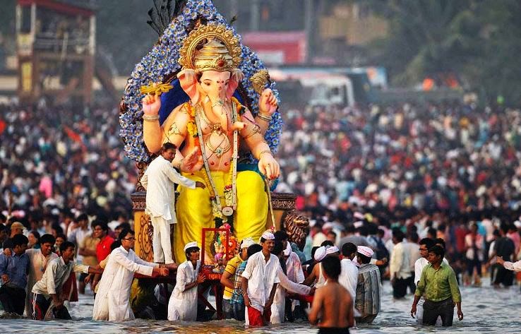 Things you can enjoy at Marine Drive