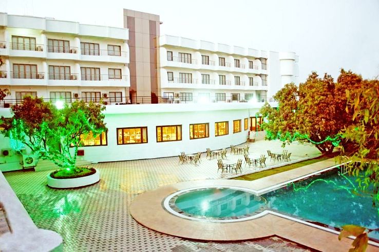 Pluz resort,Silvassa
