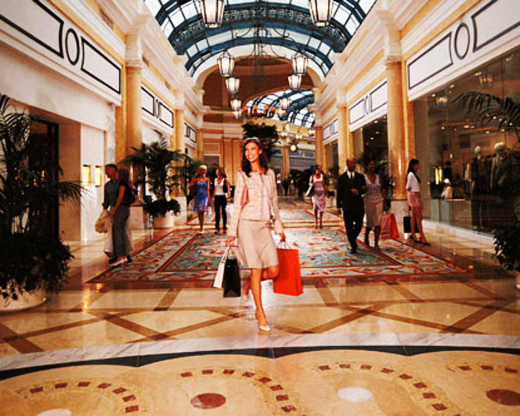 Shopping in Bellagio