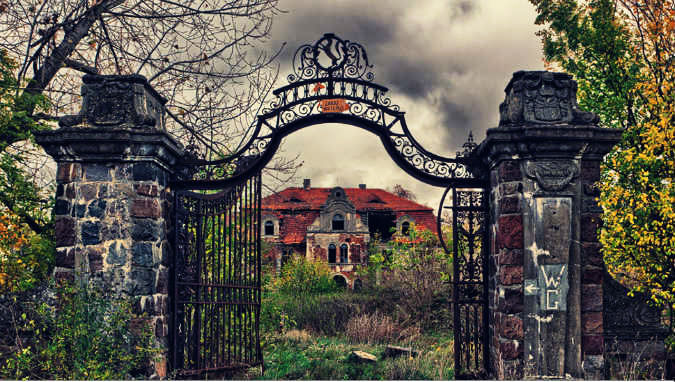 5 Haunted Castles to Spend the Night