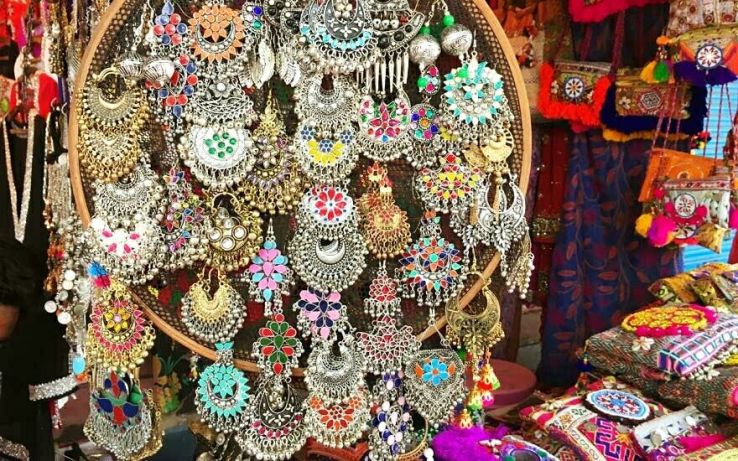 Flea markets of Sarojini Nagar and Janpath