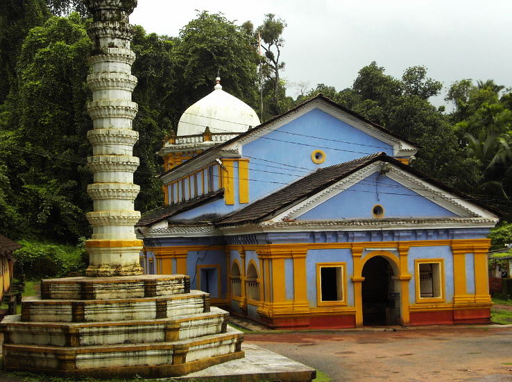 famous-hindu-temples-in-goa-hello-travel-buzz