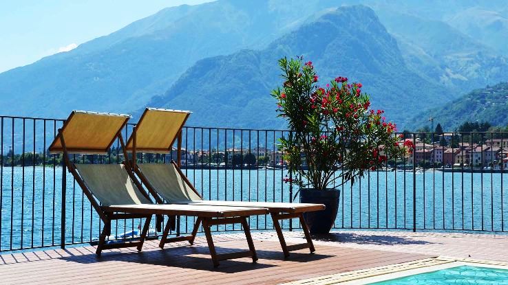 Sunbathe at Lido in Menaggio