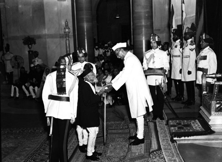 1. \'Bharat Ratna\' is the highest civilian award of the country. The award was started by formal President of India Rajendra Prasad on 2nd January, 1954. At that time only the alive people were eligible for their national service. Later these criteria were changed. The number of annual awards is restricted to a maximum of three in a particular year. The award does not carry any monetary grant. The recommendations for Bharat Ratna are made by the Prime Minister to the President. No formal recomm
