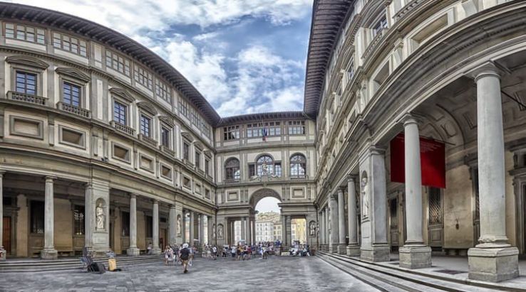 Admire The Art Of Uffizi Gallery