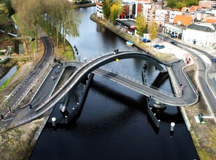 13. Melkweg Bridge
