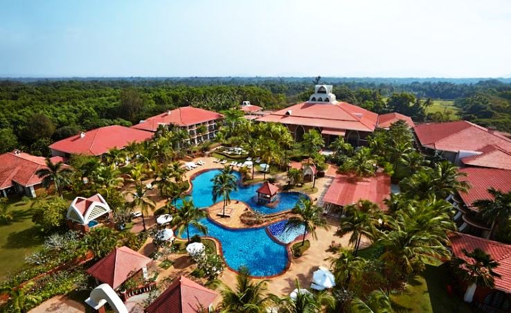 5. Caravela Beach Resort