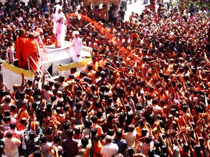 mathura and vrindavan traditional holi