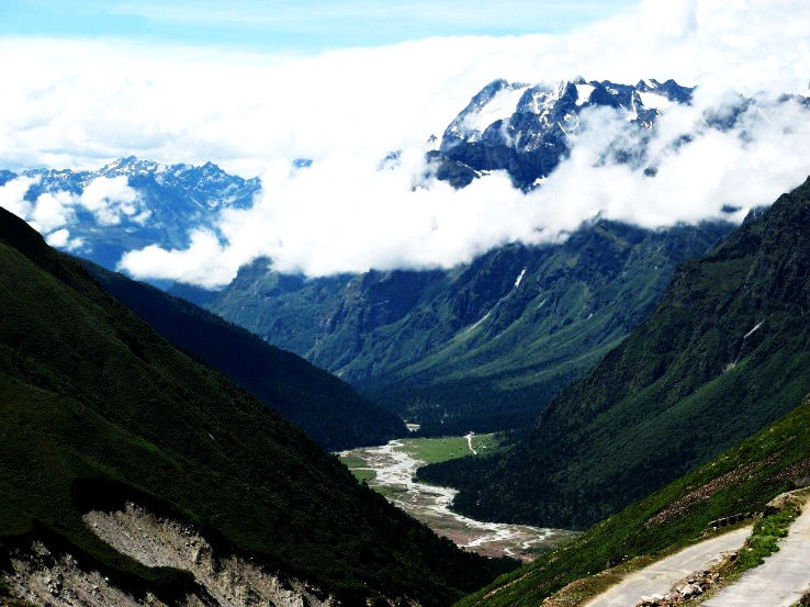 4. Yumthang Valley