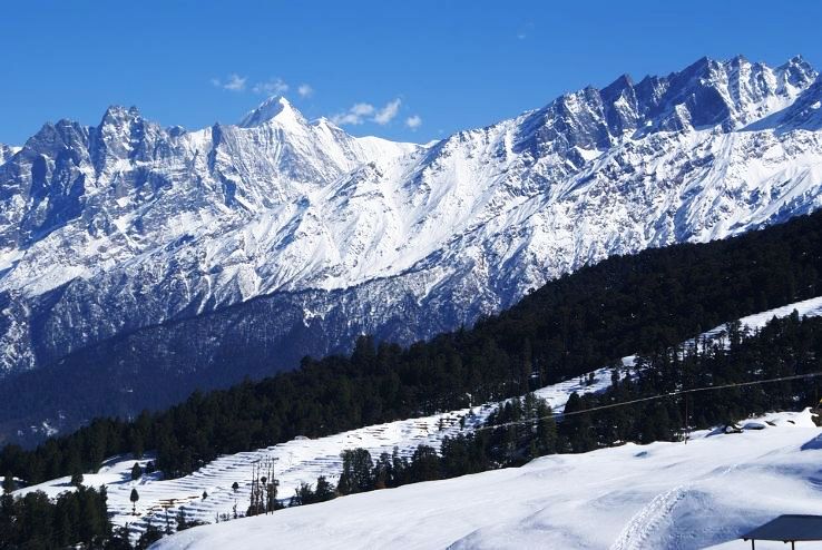 1. Auli, Uttarakhand - Skiing