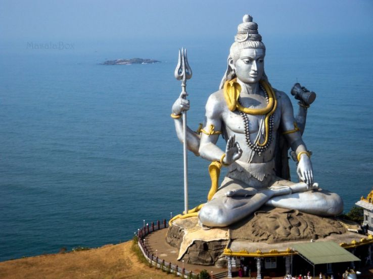 5 Reasons to take your Grandparents to Murudeshwar