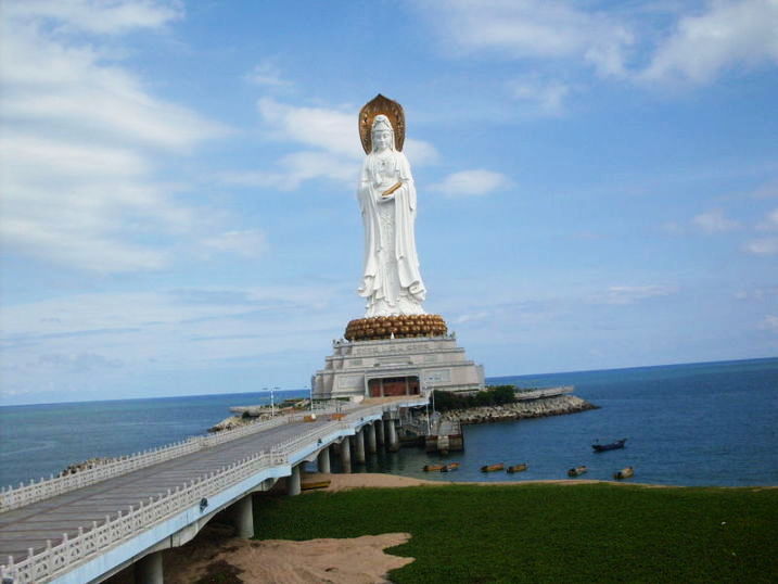 6. Guan Yin statue, China (108 meters)