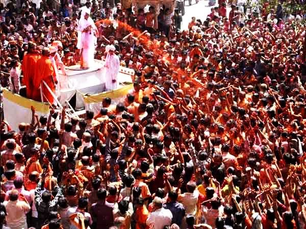 6 places to celebrate holi in India