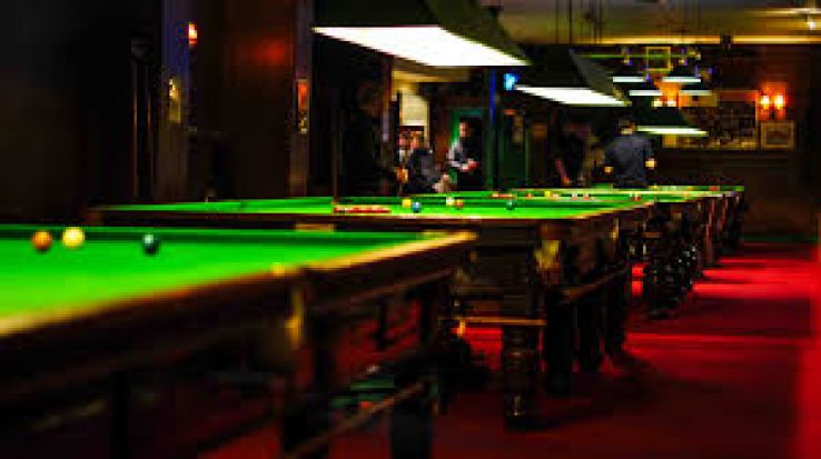 UNDERDOGGS SPORTS BARS AND GRILL