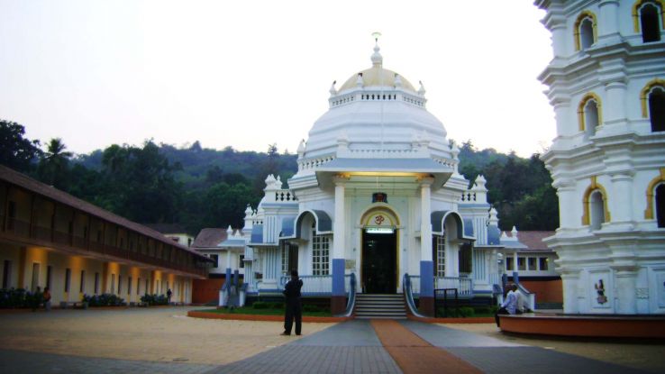 Shri Mangueshi Temple / Mangeshi Temple